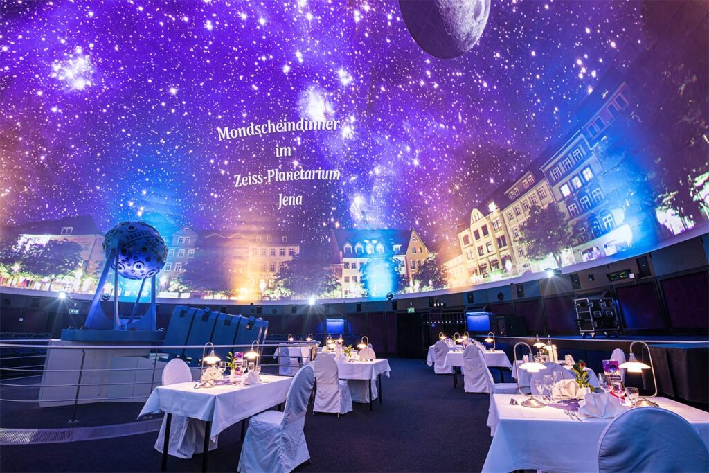 Mondscheindinner im Planetarium